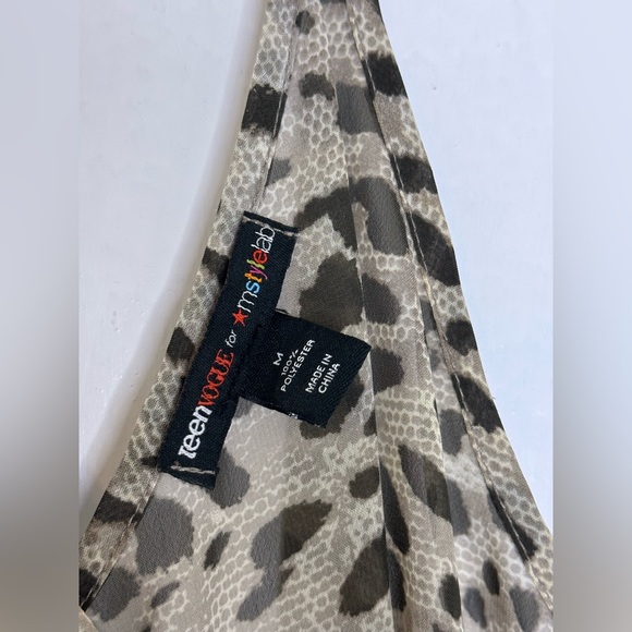 Macy’s Teen Vogue V-neck jeweled animal print flowy, layered top Sz M - Picture 5 of 5